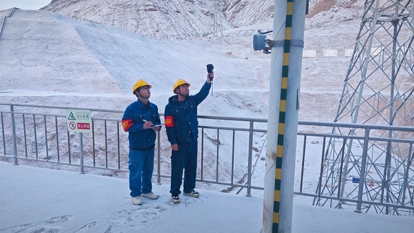 工风格采类＋雪寒无畏，争做能源保供者＋克州新隆能源开发有限公司＋马兴武.jpg